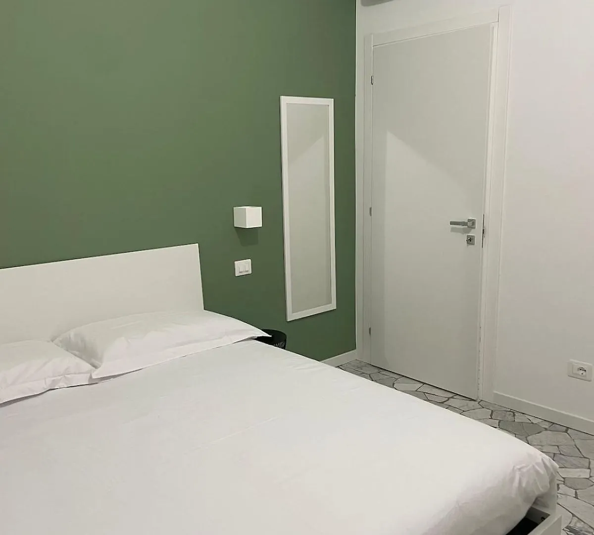 Apartment M4 Tolstoj - Duomo Tortona Navigli Area Milan 0*,